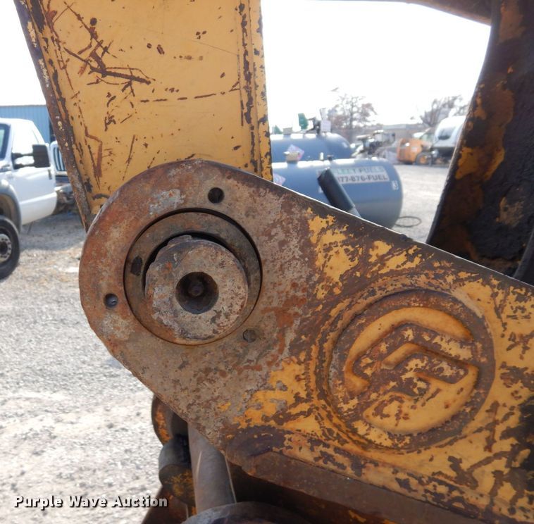 image for item DR8064 1997 John Deere 120  excavator