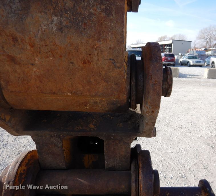 image for item DR8064 1997 John Deere 120  excavator