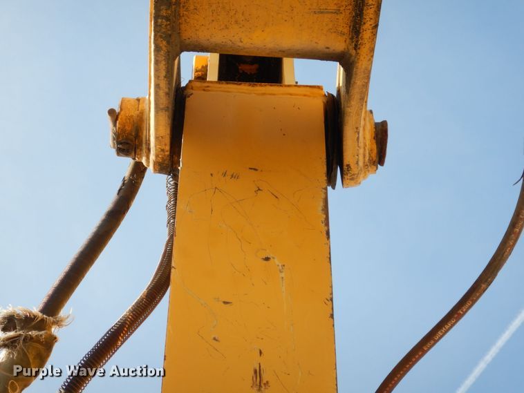 image for item DR8064 1997 John Deere 120  excavator