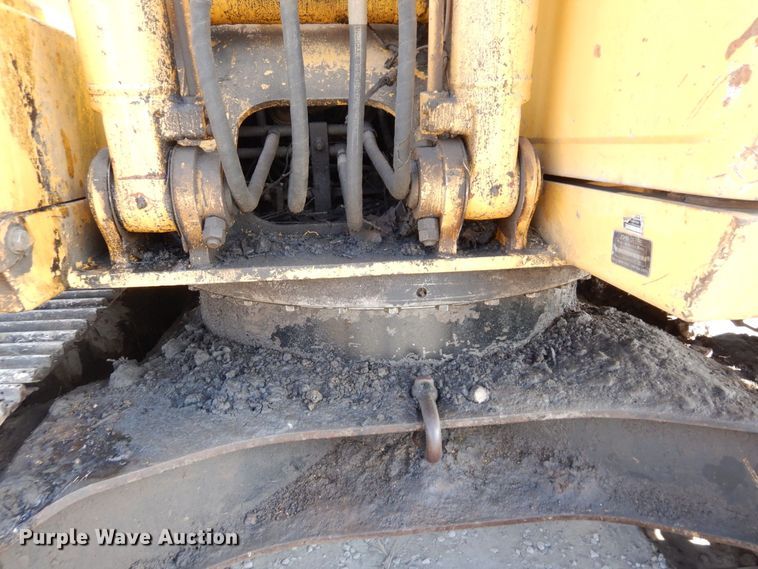 image for item DR8064 1997 John Deere 120  excavator