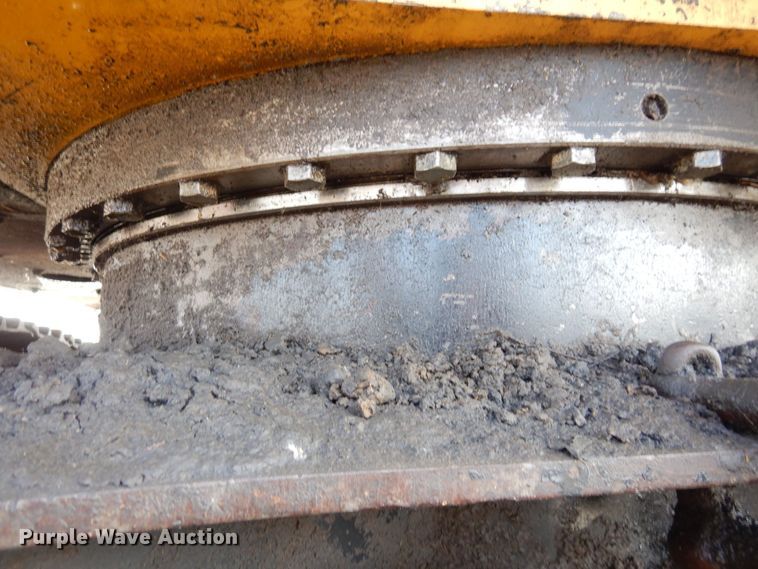 image for item DR8064 1997 John Deere 120  excavator