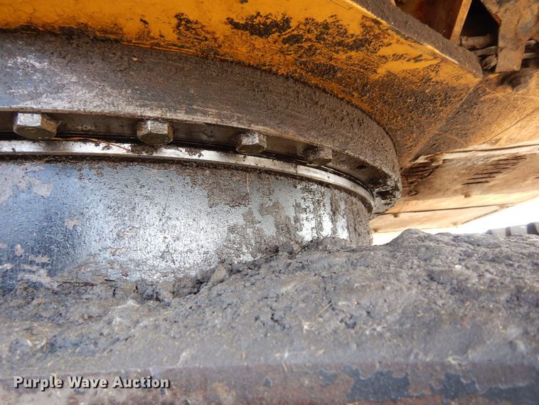 image for item DR8064 1997 John Deere 120  excavator