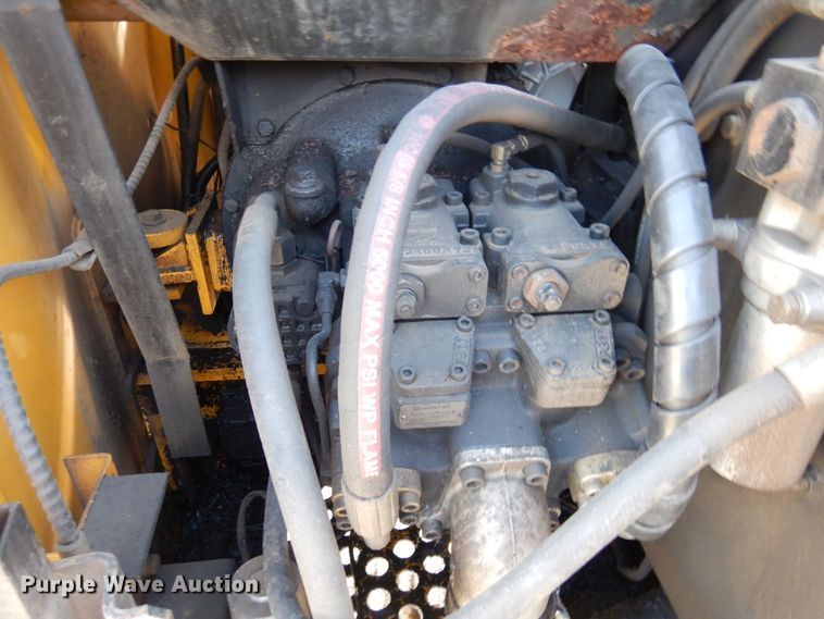 image for item DR8064 1997 John Deere 120  excavator