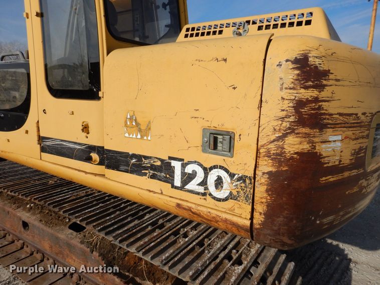 image for item DR8064 1997 John Deere 120  excavator