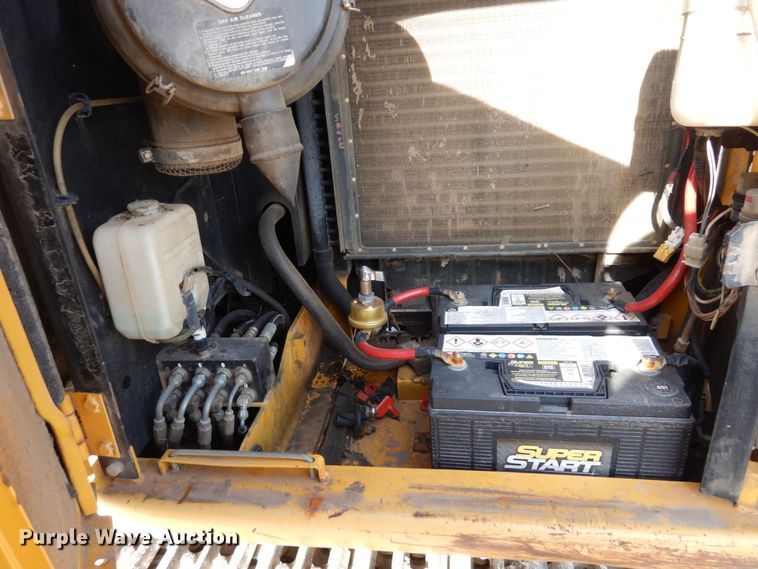 image for item DR8064 1997 John Deere 120  excavator