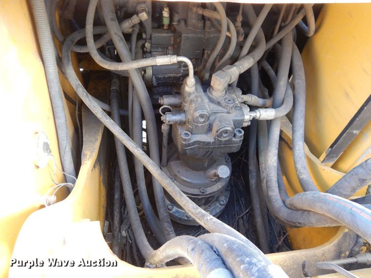 image for item DR8064 1997 John Deere 120  excavator