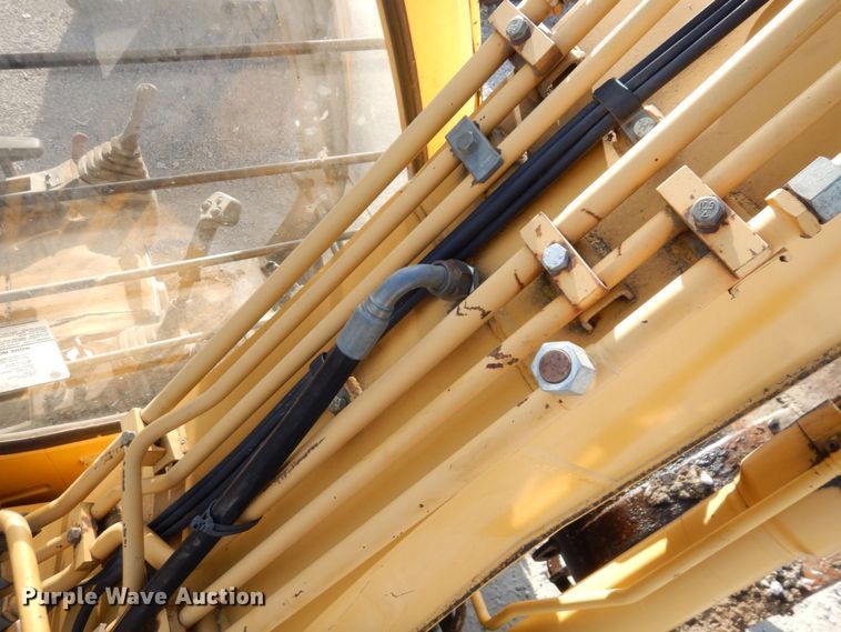 image for item DR8064 1997 John Deere 120  excavator