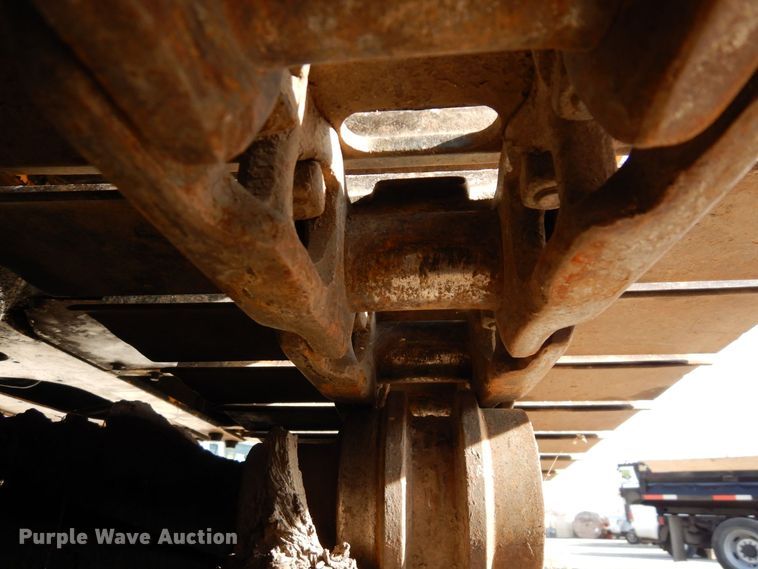 image for item DR8064 1997 John Deere 120  excavator