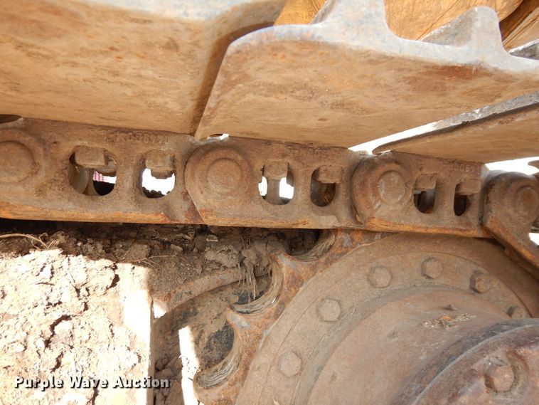 image for item DR8064 1997 John Deere 120  excavator