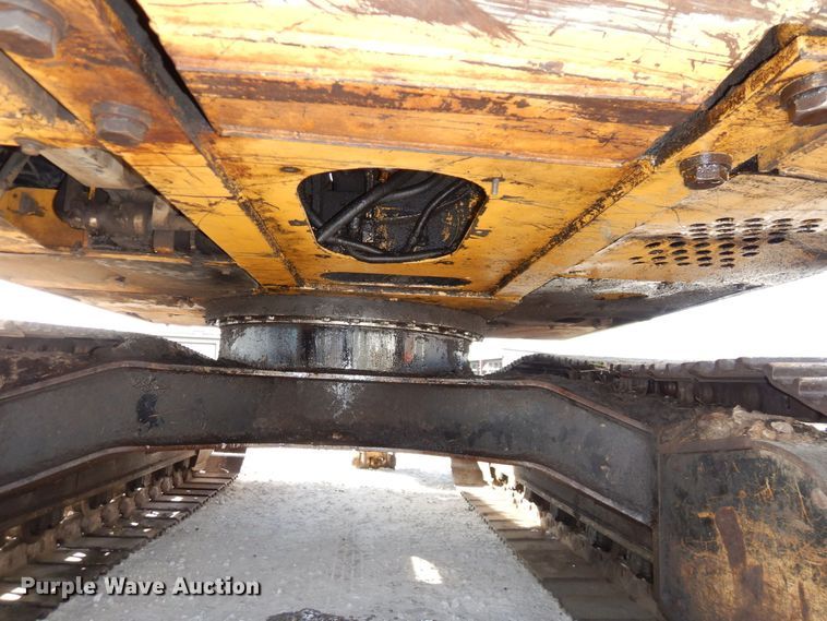 image for item DR8064 1997 John Deere 120  excavator