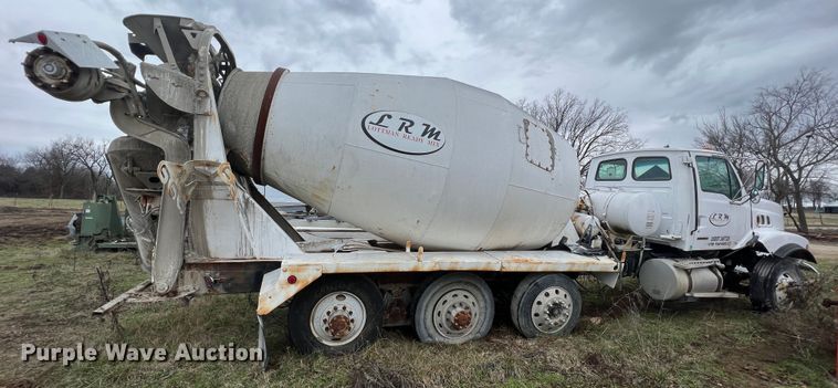 image for item ID9344 2000 Sterling L9500  ready mix truck