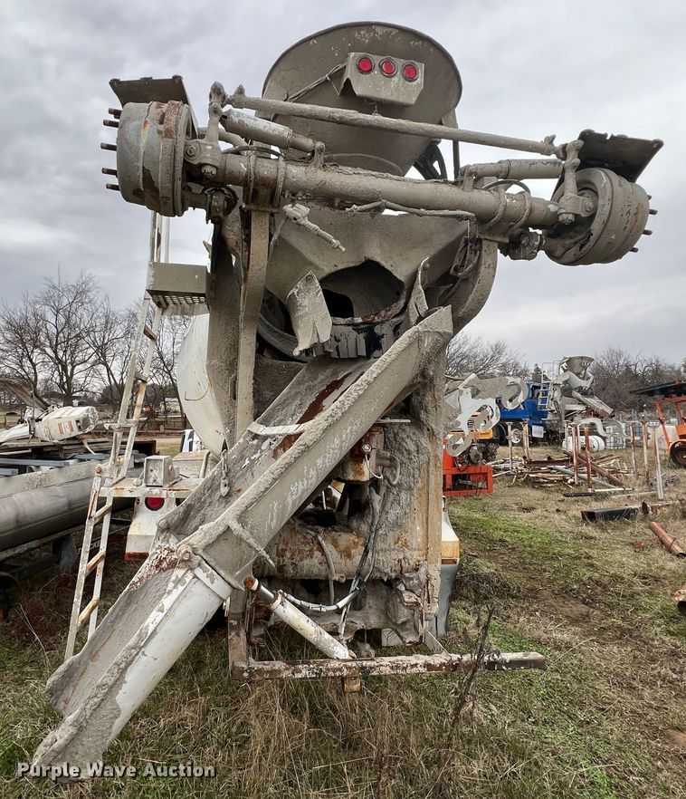 image for item ID9344 2000 Sterling L9500  ready mix truck