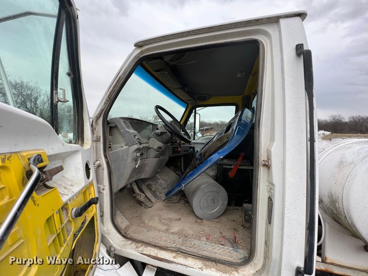 image for item ID9344 2000 Sterling L9500  ready mix truck