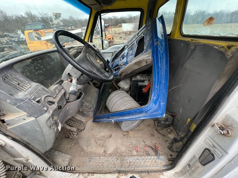 image for item ID9344 2000 Sterling L9500  ready mix truck