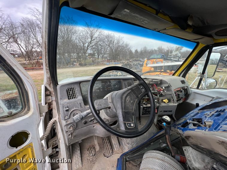 image for item ID9344 2000 Sterling L9500  ready mix truck