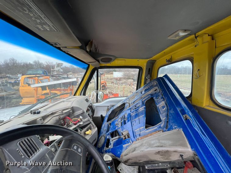 image for item ID9344 2000 Sterling L9500  ready mix truck