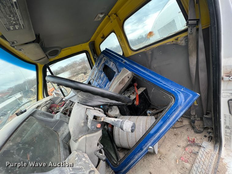 image for item ID9344 2000 Sterling L9500  ready mix truck