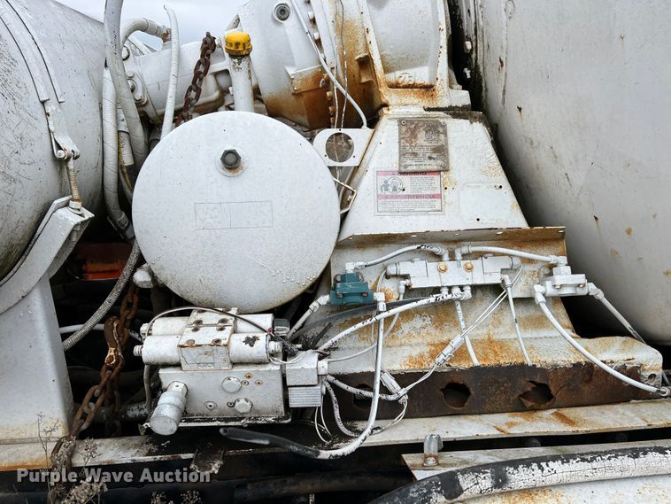 image for item ID9344 2000 Sterling L9500  ready mix truck