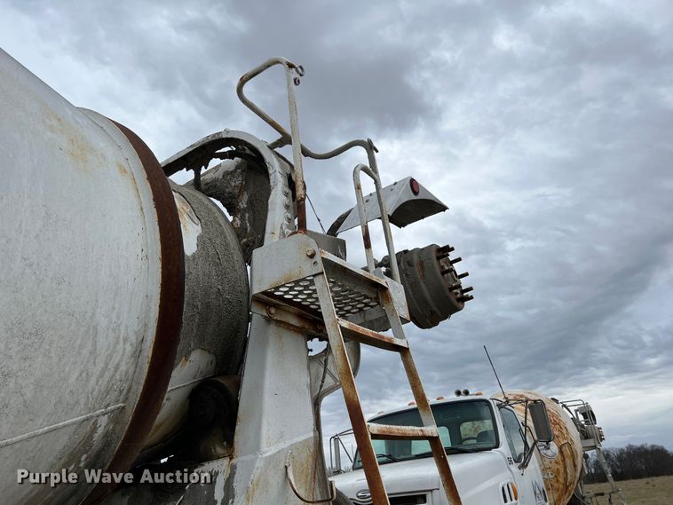 image for item ID9344 2000 Sterling L9500  ready mix truck