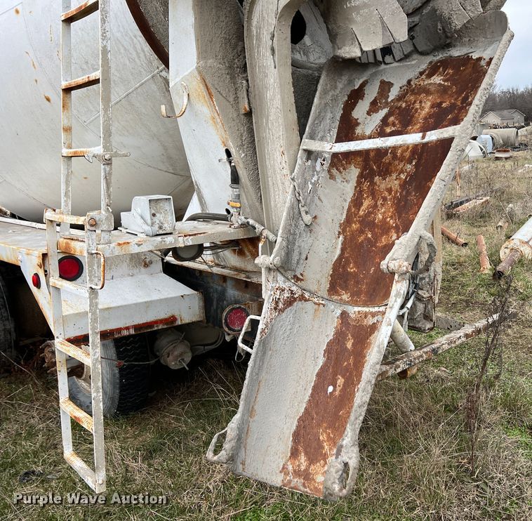 image for item ID9344 2000 Sterling L9500  ready mix truck