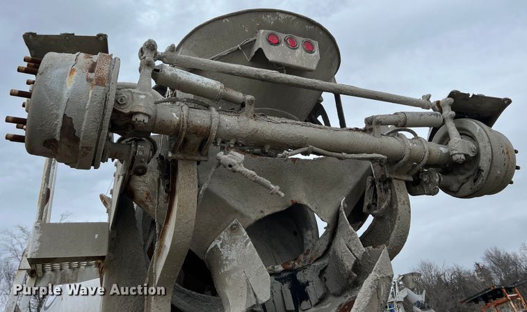 image for item ID9344 2000 Sterling L9500  ready mix truck