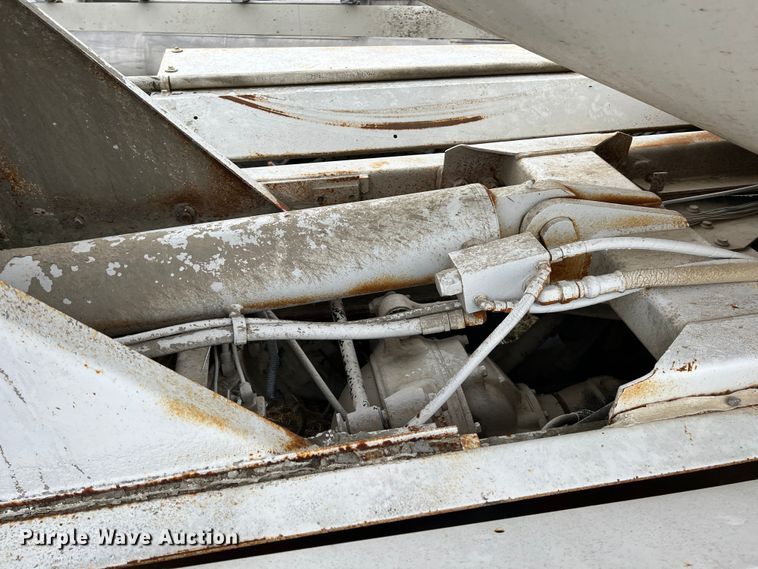 image for item ID9344 2000 Sterling L9500  ready mix truck