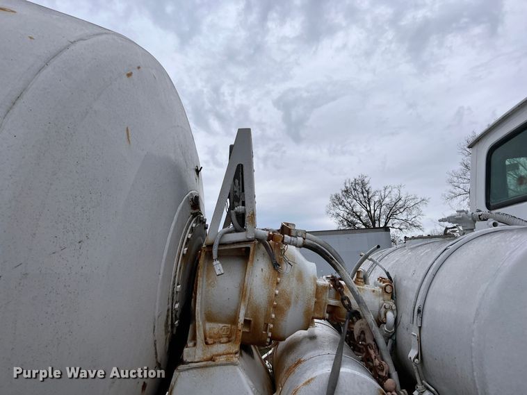 image for item ID9344 2000 Sterling L9500  ready mix truck