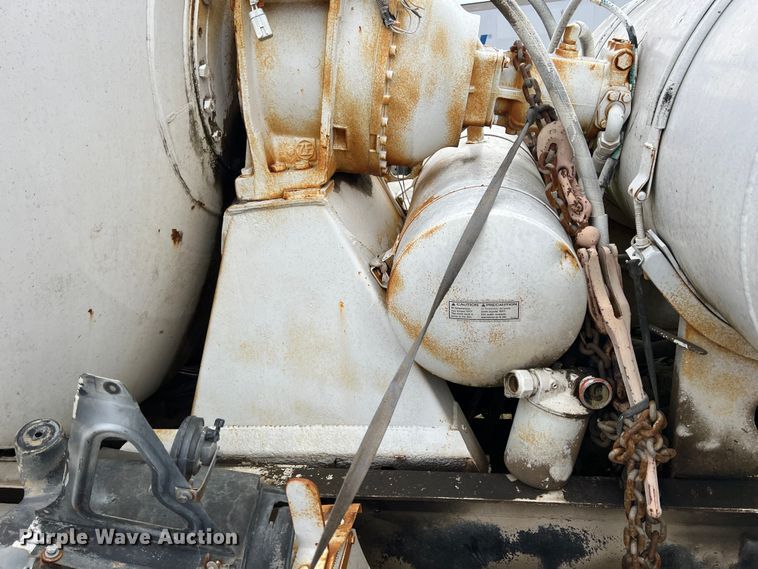 image for item ID9344 2000 Sterling L9500  ready mix truck