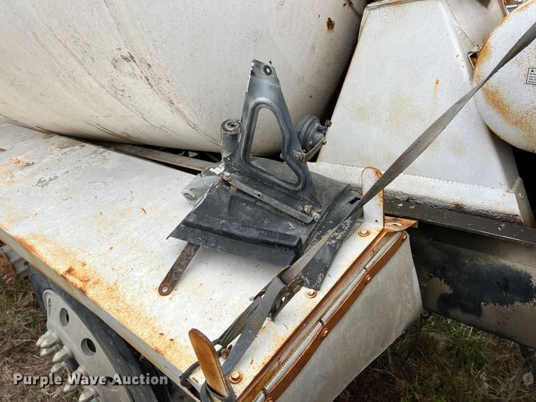 image for item ID9344 2000 Sterling L9500  ready mix truck