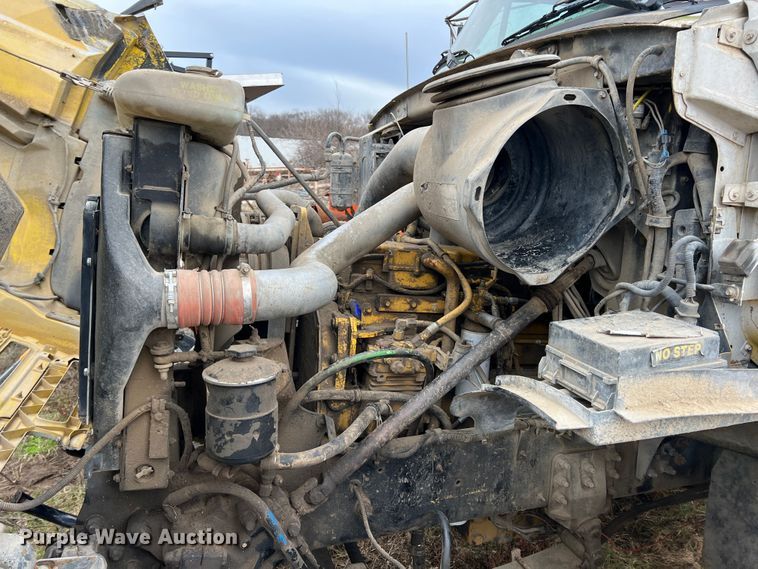 image for item ID9344 2000 Sterling L9500  ready mix truck