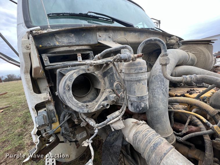 image for item ID9344 2000 Sterling L9500  ready mix truck