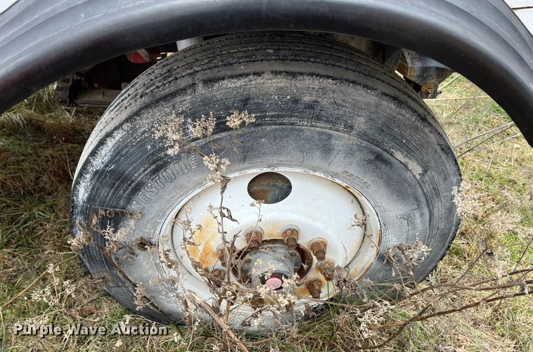 image for item ID9344 2000 Sterling L9500  ready mix truck