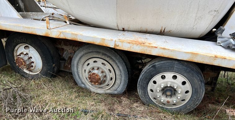 image for item ID9344 2000 Sterling L9500  ready mix truck