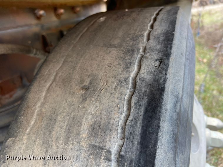 image for item ID9344 2000 Sterling L9500  ready mix truck