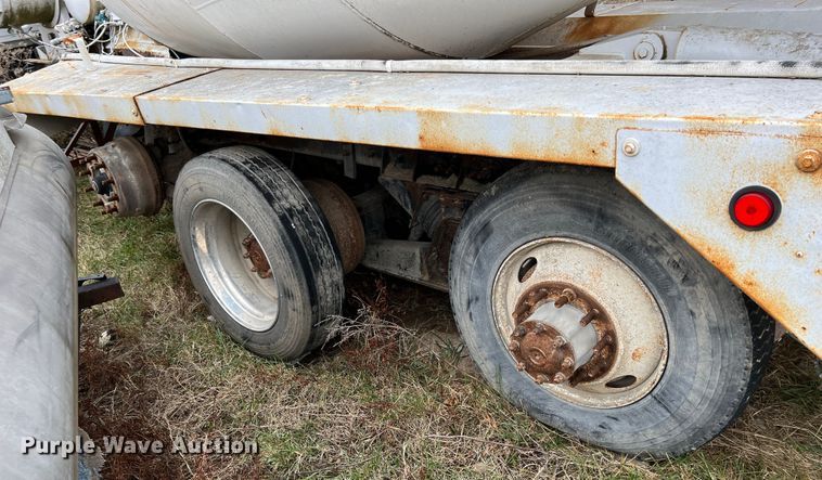 image for item ID9344 2000 Sterling L9500  ready mix truck