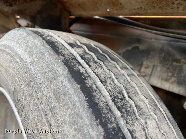 image for item ID9344 2000 Sterling L9500  ready mix truck