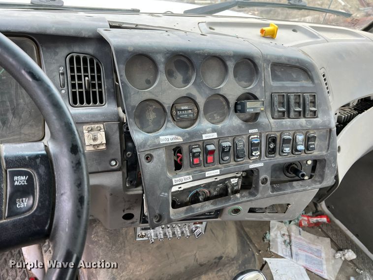 image for item ID9345 2000 Sterling L9500  ready mix truck