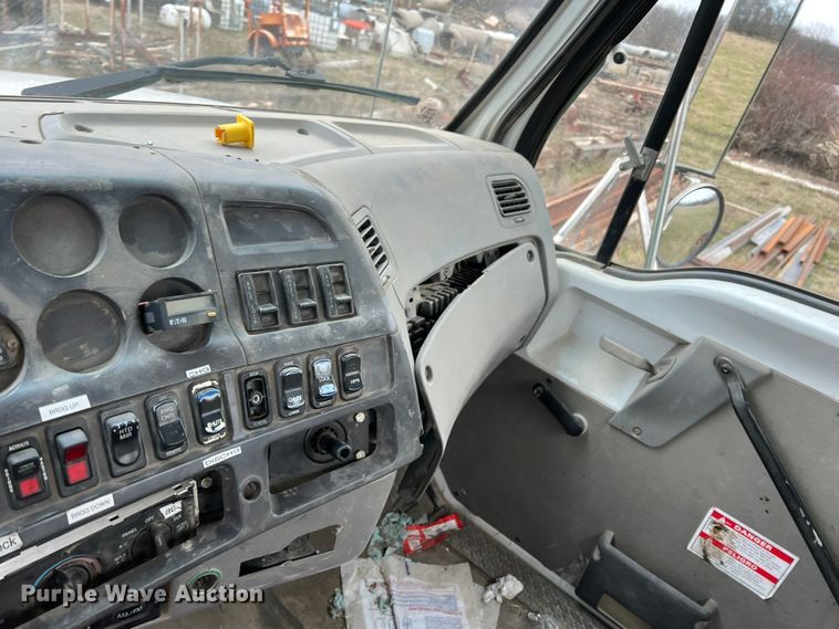 image for item ID9345 2000 Sterling L9500  ready mix truck