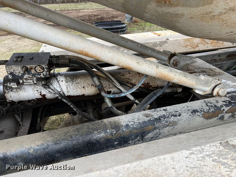 image for item ID9345 2000 Sterling L9500  ready mix truck