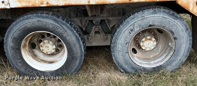 image for item ID9345 2000 Sterling L9500  ready mix truck