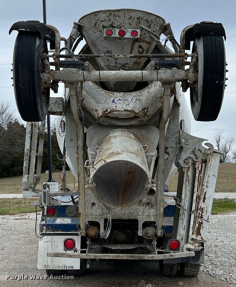 image for item ID9348 2006 Sterling L9500  ready mix truck