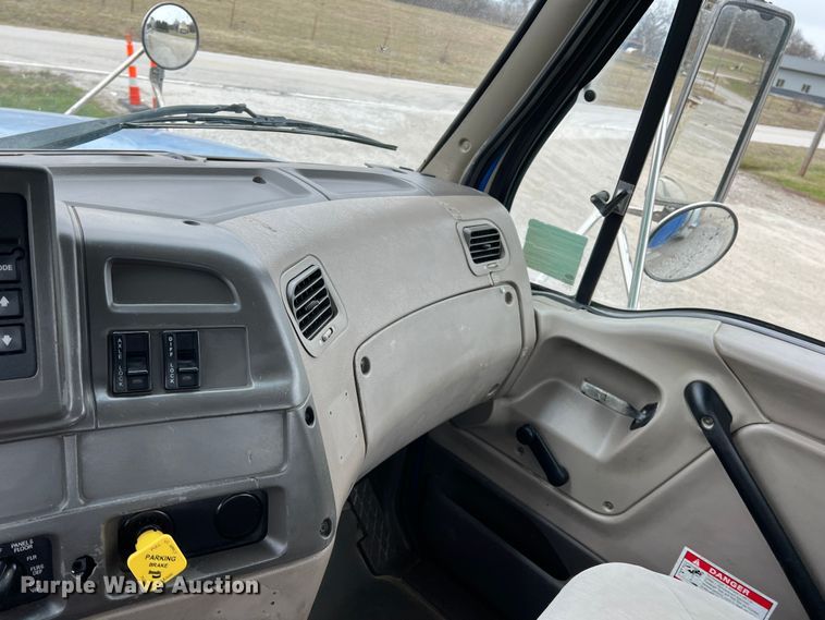 image for item ID9348 2006 Sterling L9500  ready mix truck