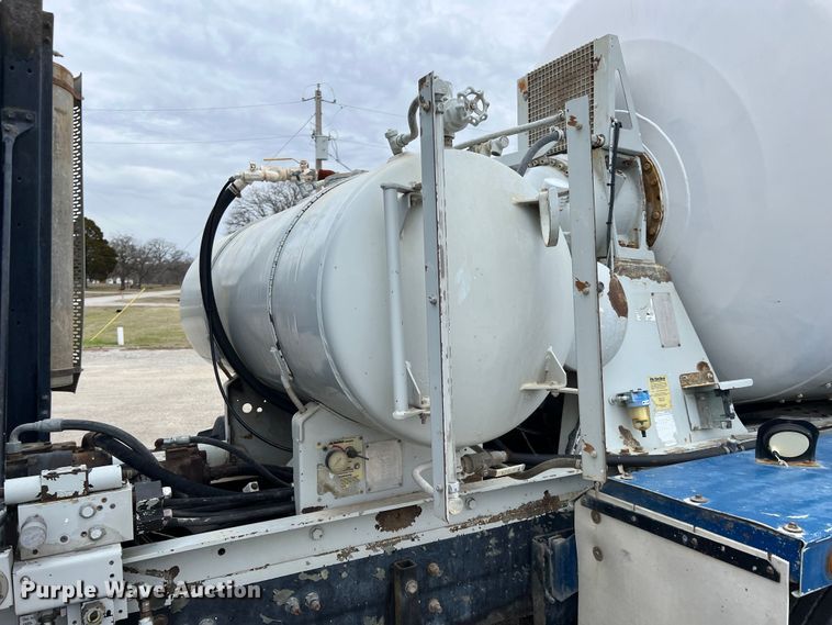 image for item ID9348 2006 Sterling L9500  ready mix truck