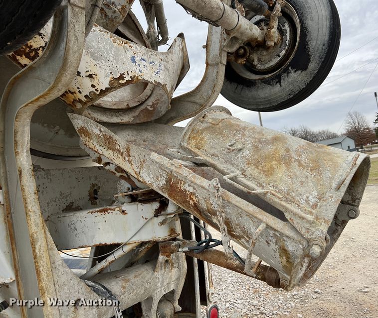 image for item ID9348 2006 Sterling L9500  ready mix truck