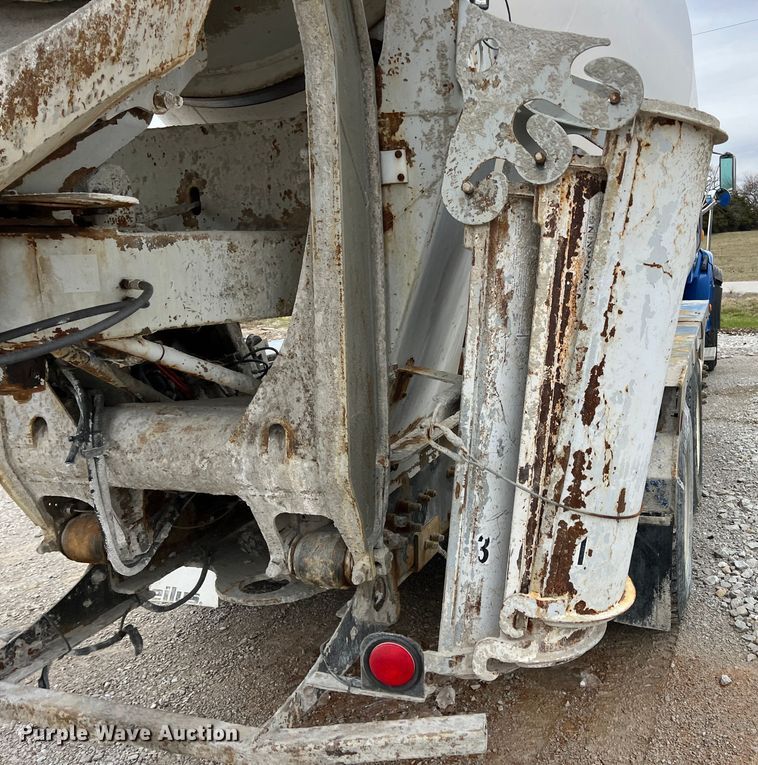 image for item ID9348 2006 Sterling L9500  ready mix truck