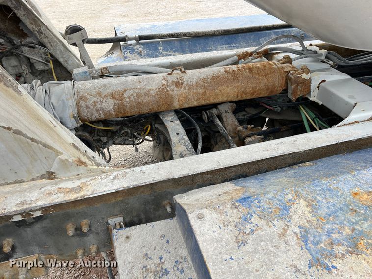 image for item ID9348 2006 Sterling L9500  ready mix truck