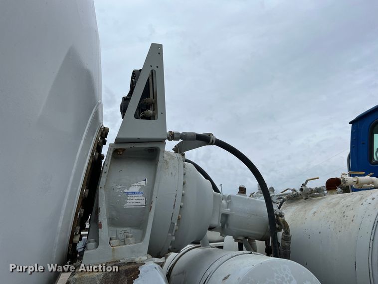 image for item ID9348 2006 Sterling L9500  ready mix truck