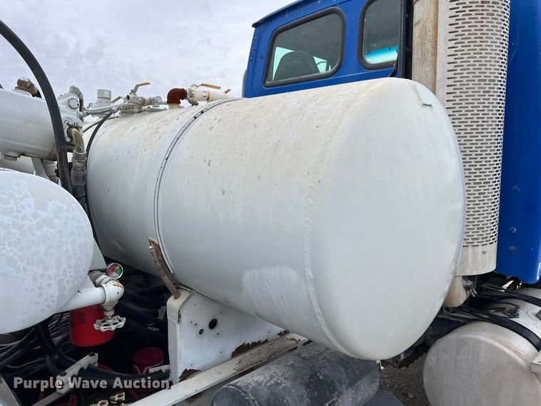 image for item ID9348 2006 Sterling L9500  ready mix truck