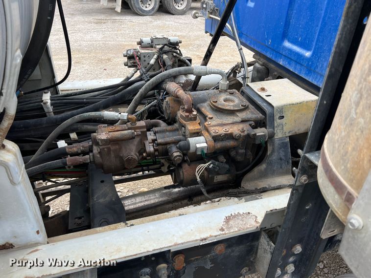 image for item ID9348 2006 Sterling L9500  ready mix truck