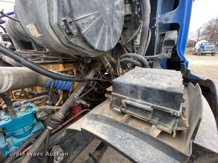 image for item ID9348 2006 Sterling L9500  ready mix truck